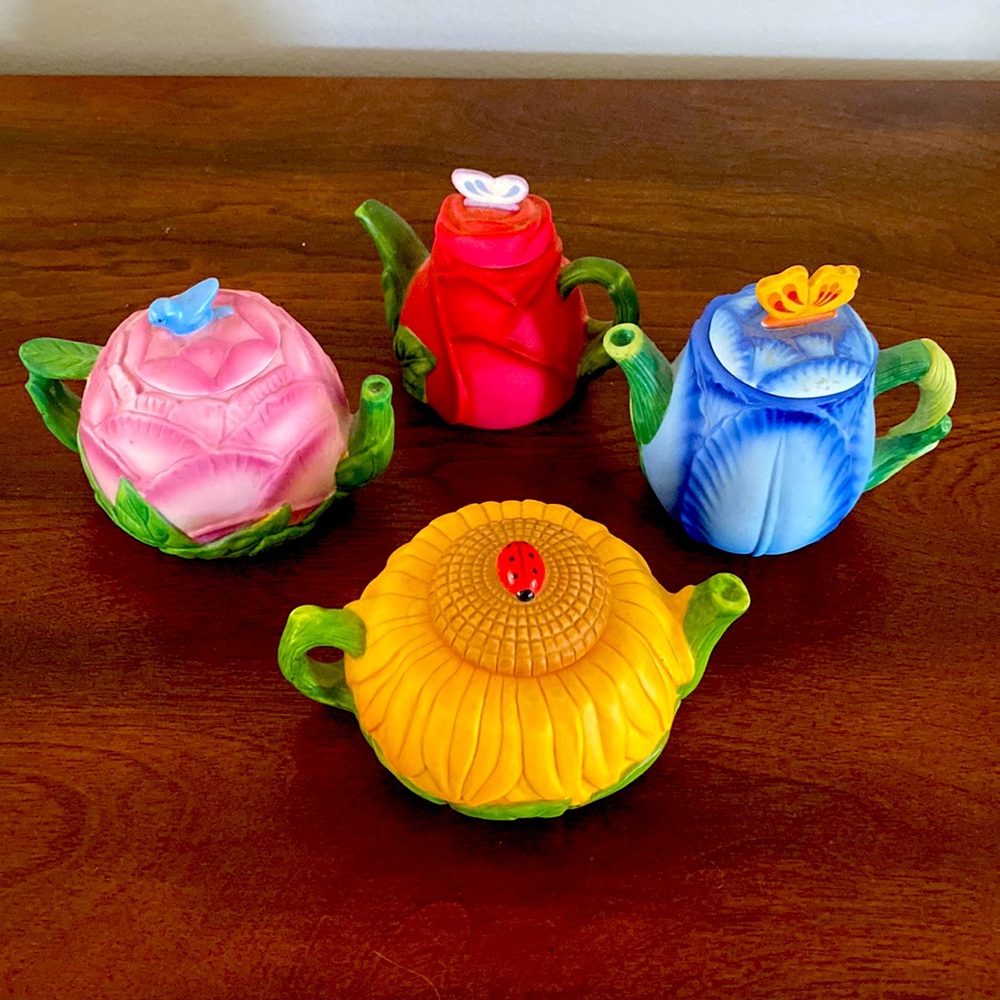 Vintage Avon 1995 seasons harvest collectible teapot set